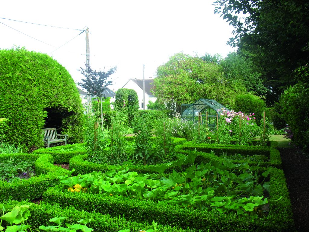 1Eliane LEBRET à Fondettes en Indre-et-Loire (37)